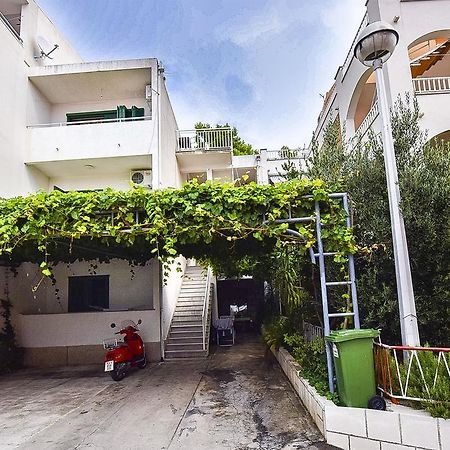 Apartments And Room Nevenka Makarska Exterior photo